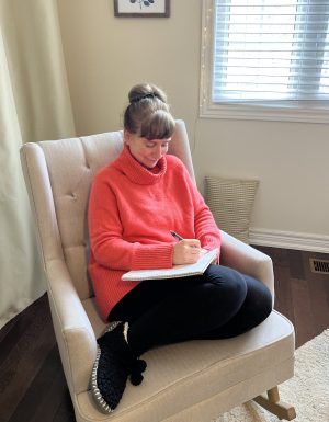 lynn-minimalistbiz-rockingchair